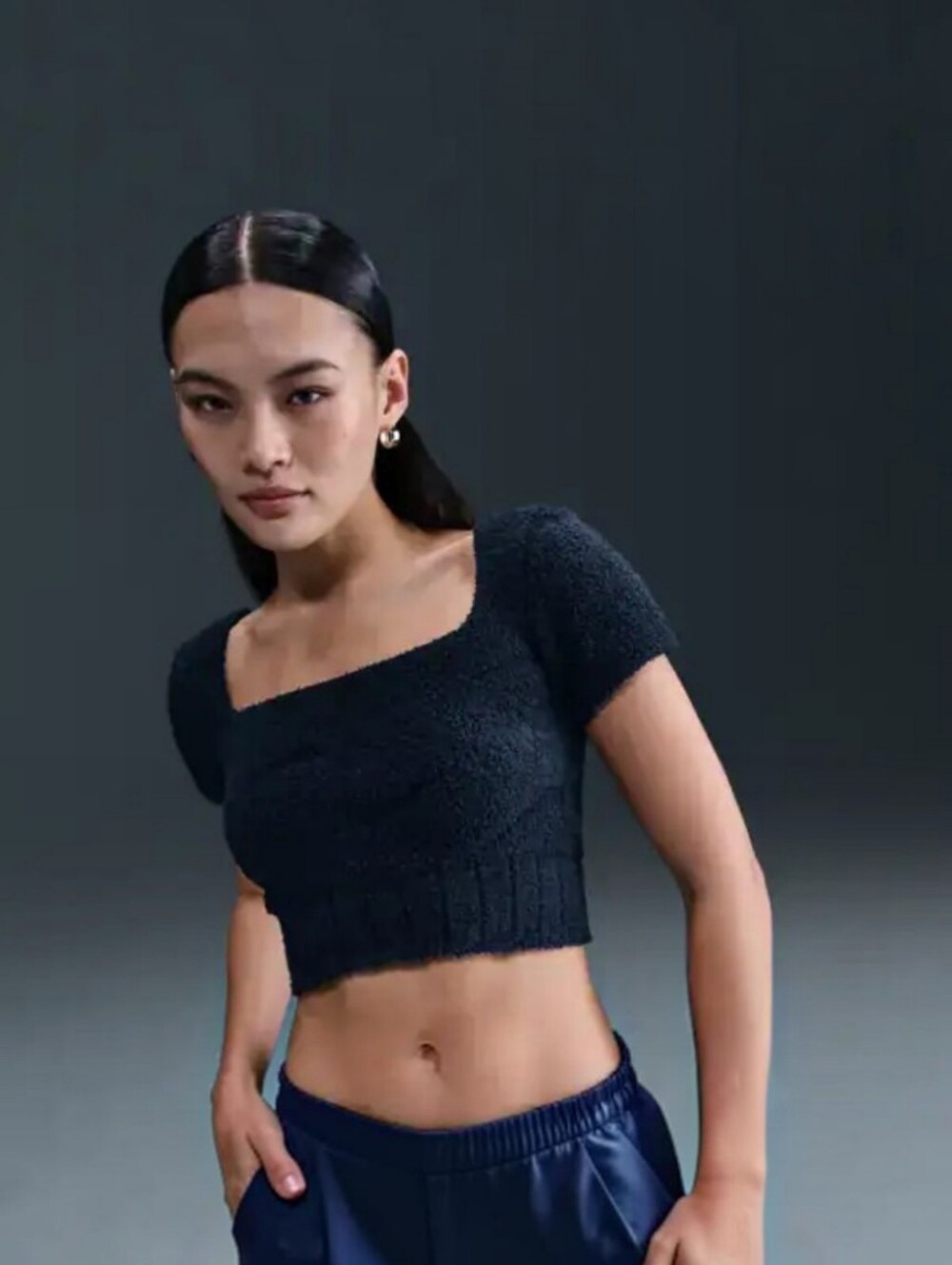 Nike Navy Sportswear Phoenix Cozy Bouclé Knit Crop Top, L, Sporty-Chic
